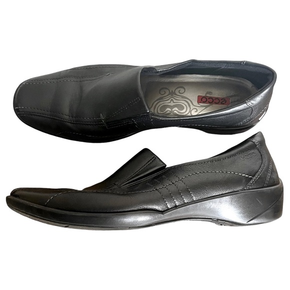 Ecco Slip On Black Leather Loafers For Women Sz 39 EU // 8 US - Picture 2 of 16